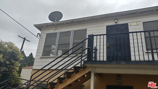 Primary Photo - 4106 Rosewood Ave