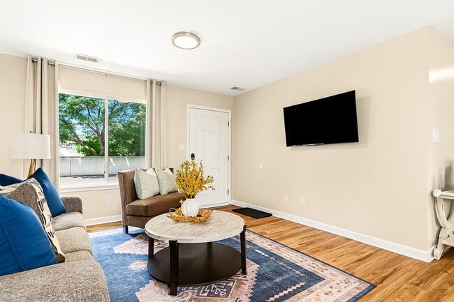 Building Photo - 18459 Sharon Ln