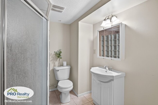 Building Photo - 3 Bedroom Home **50% off January's Rent with a January 2026 Move In**