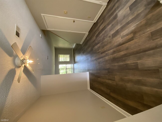 Building Photo - 2 br, 2.5 bath Townhome - Avery Close