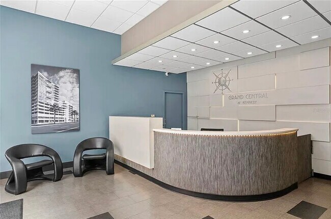 Building Photo - 1208 E Kennedy Blvd