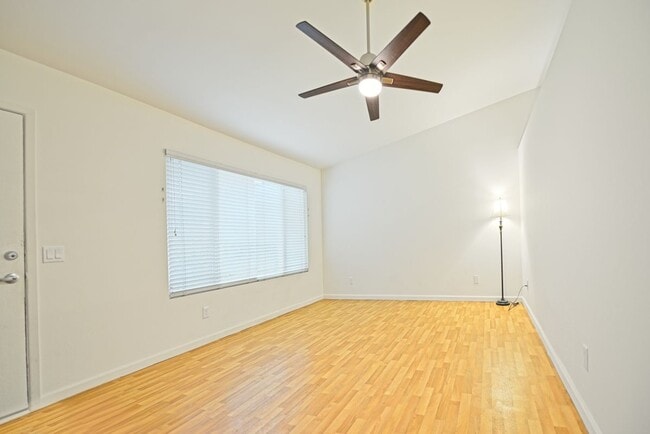 Building Photo - 13142 Reedley St