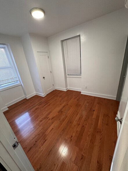 Building Photo - 14 Touraine Ave