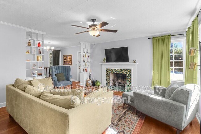 Building Photo - 712 Columbus Dr