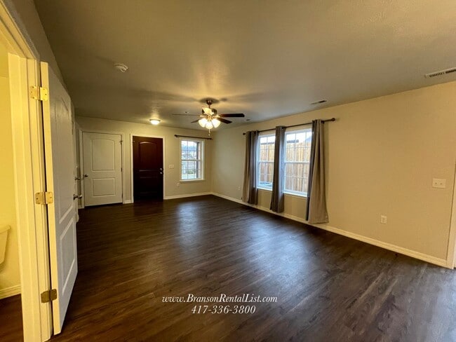Building Photo - MOVE-IN SPECIAL PRICING!!!! 3BR Duplex