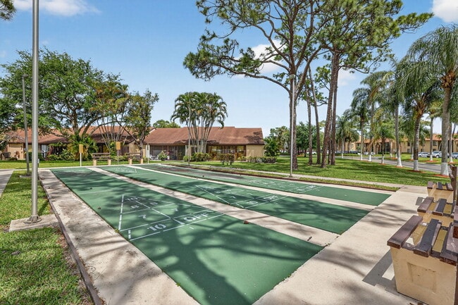 Building Photo - 624 Sea Pine Way