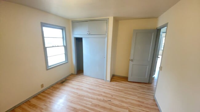 Building Photo - 577 NW T St