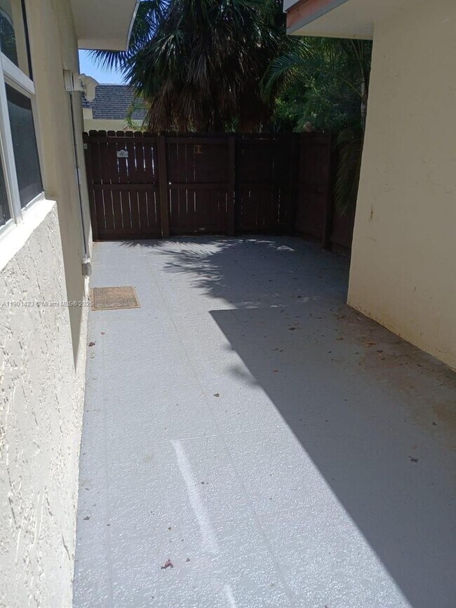 Building Photo - 1945 NW 4th Ave