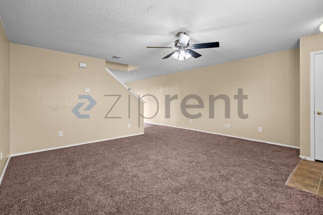 Building Photo - 1836 Vineridge Ln