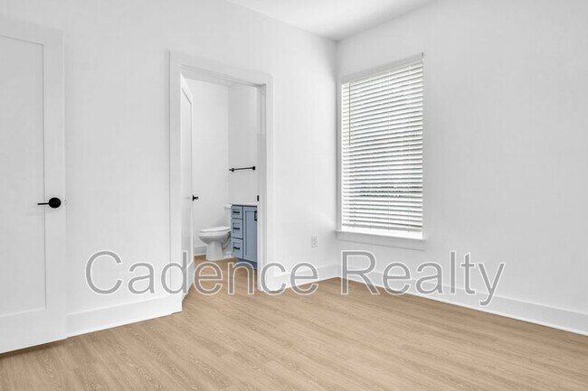 Building Photo - 610 S Kerr Ave