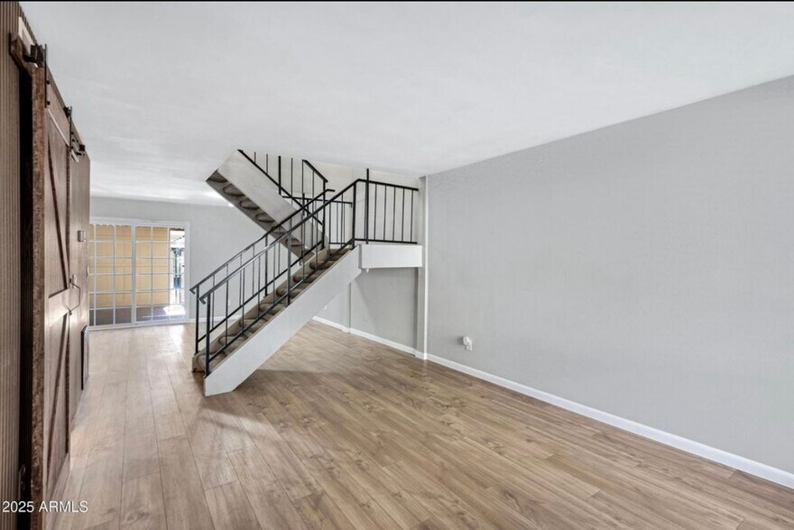 Building Photo - 225 N Standage