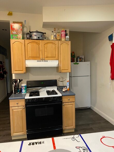 Building Photo - 93 Calumet St