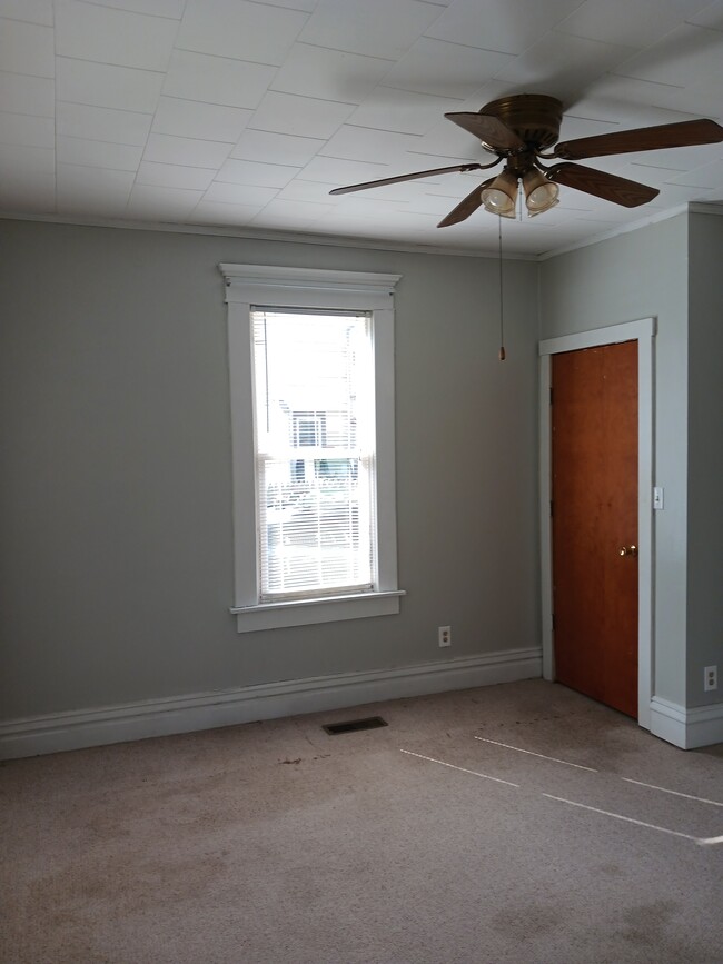 Dining Room - 133 Warner St