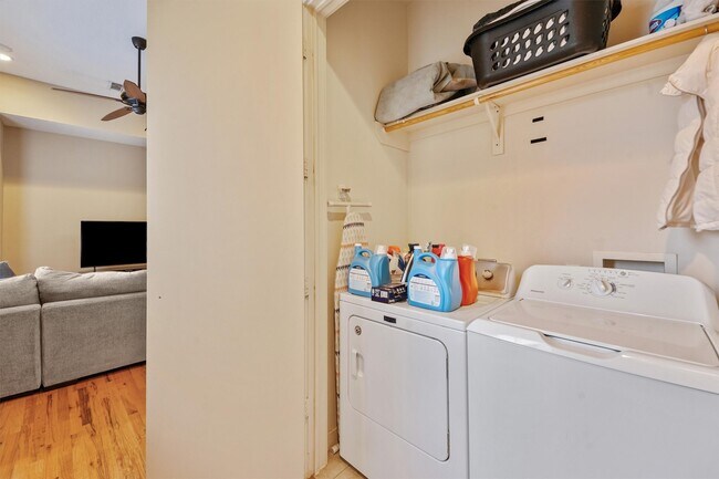 Building Photo - 4514 Center St