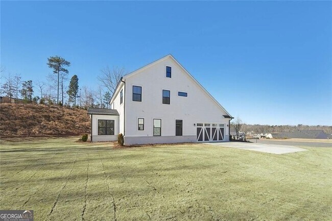 Building Photo - 2815 Medford Dr