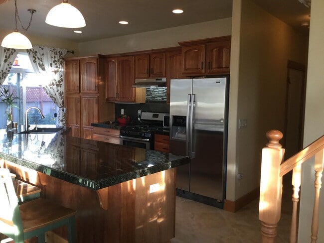 Building Photo - 61386 Merriewood Ct