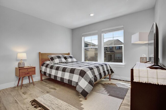 Building Photo - 16625 SW Botany Bay Ln