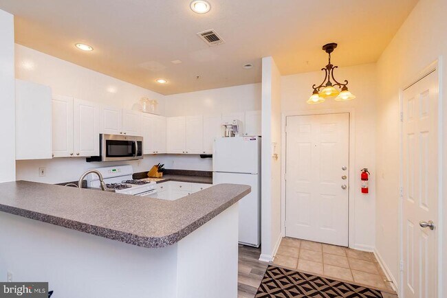 Building Photo - 11373 Aristotle Dr