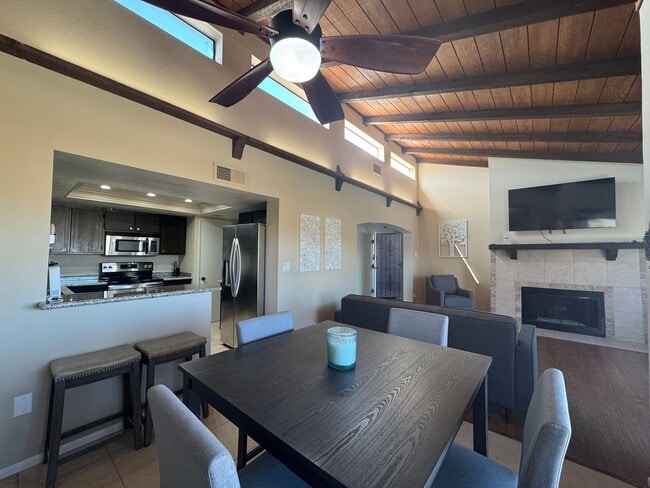 Building Photo - 1611 AZ-95