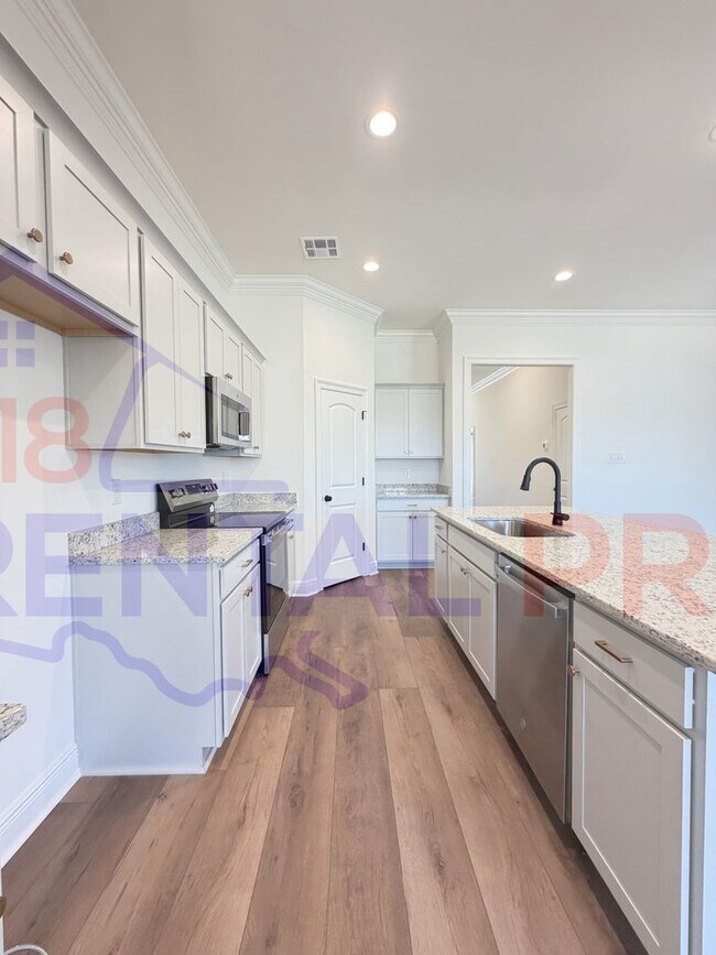 Building Photo - New Construction! 3 Bed 2 Bath in Country Club Estates!