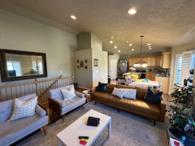 Building Photo - 13294 Cherry Crest Dr