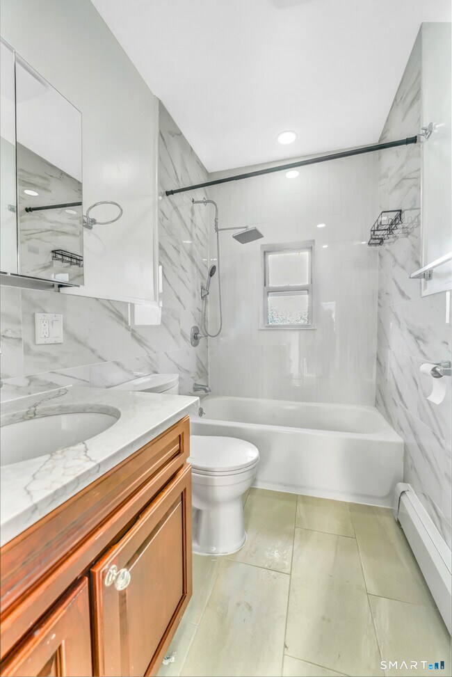 Building Photo - 27 Walnut Ave