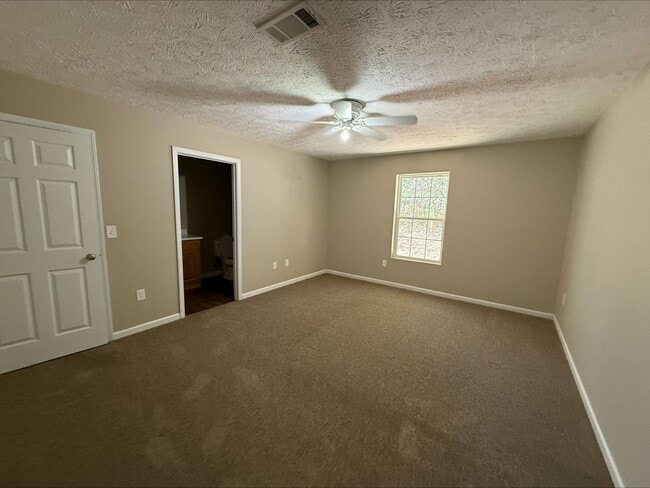 Building Photo - 3 Bedroom  2 Bathroom in White Pine