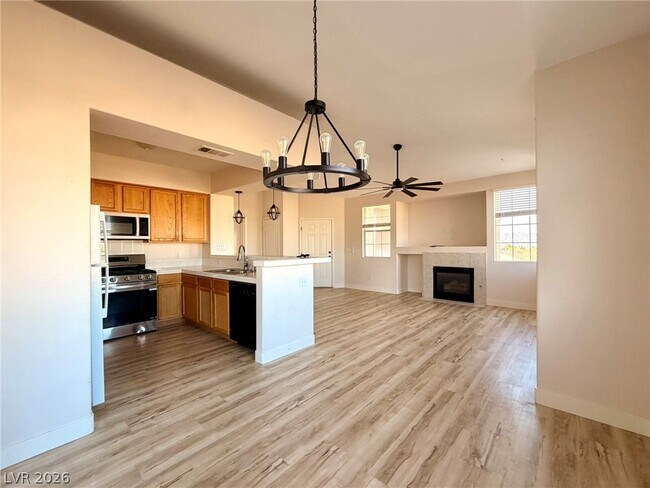 Building Photo - 9901 Trailwood Dr