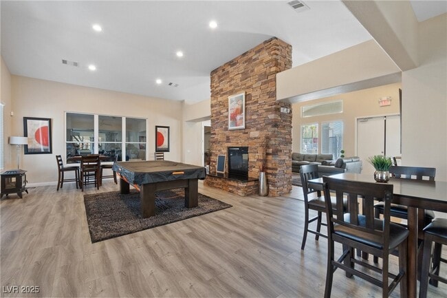 Building Photo - 4575 Pencester St