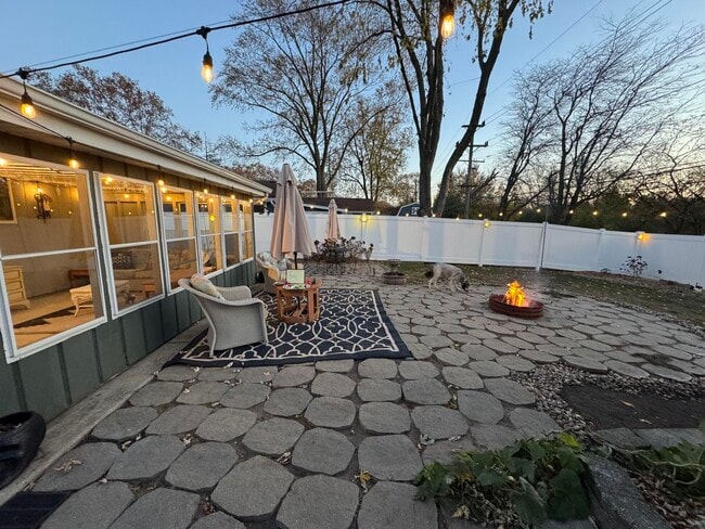 Building Photo - 4003 Owl Dr