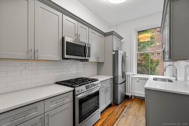 Building Photo - 284 Orange St