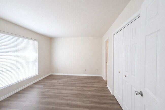 Building Photo - 14555 Wunderlich Dr