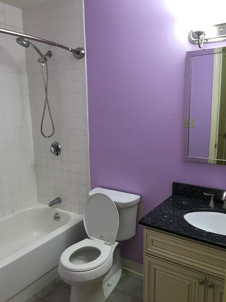 Building Photo - 620 Boston Ave