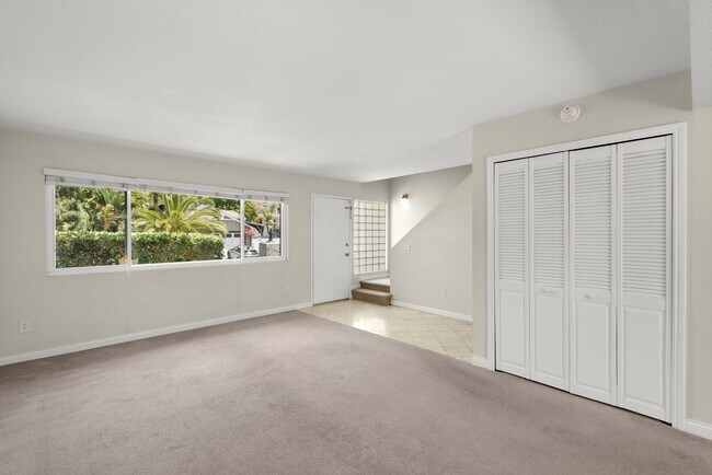 Building Photo - 843 Valley Ave