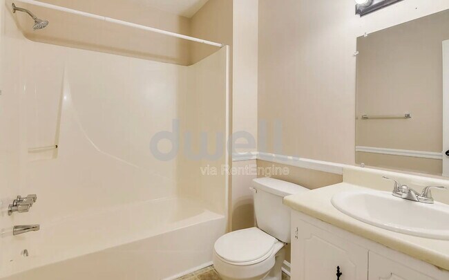 Building Photo - 3510 Woodlake Rd