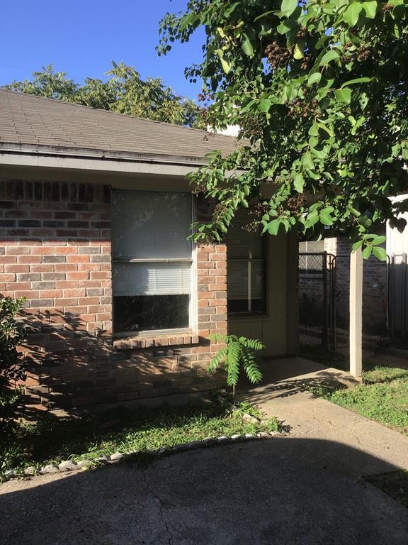 Primary Photo - 1611 Windsong Ln