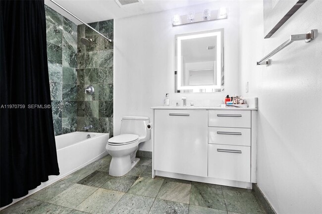 Building Photo - 1050 Brickell Ave