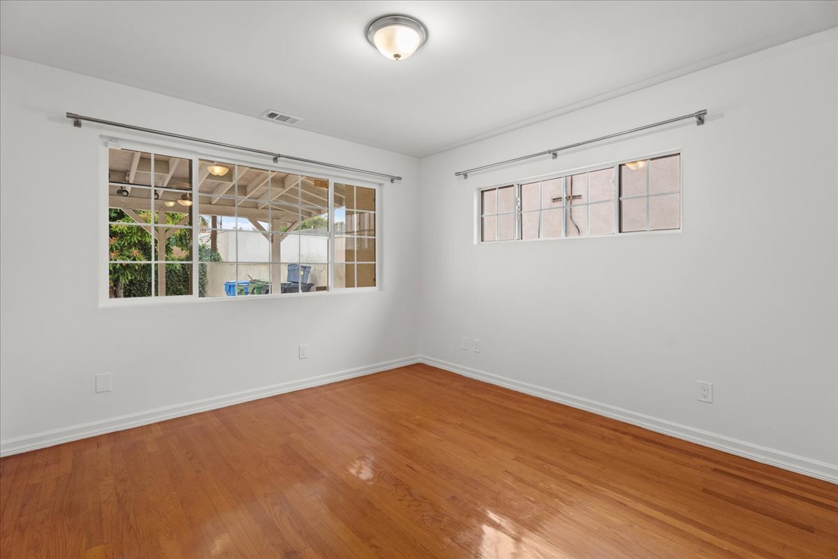 Building Photo - 2126 Selby Ave