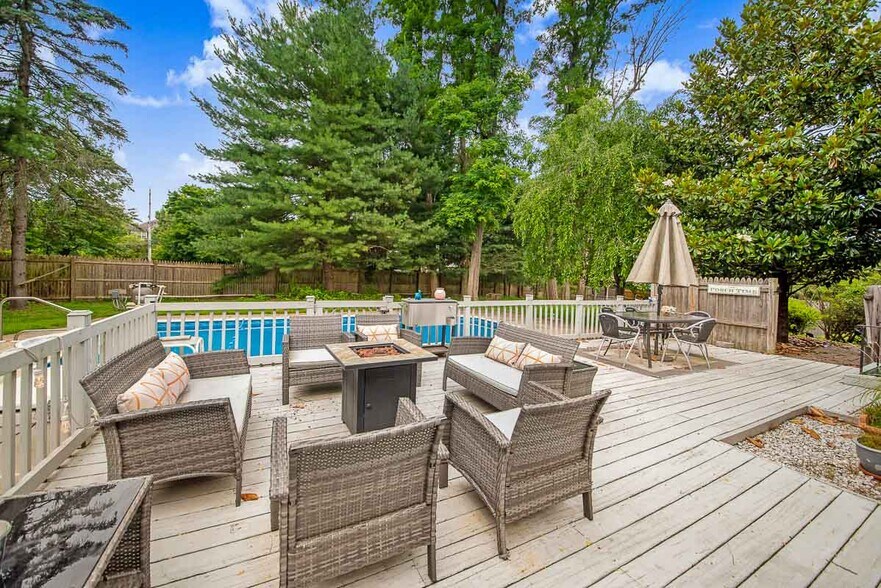 Building Photo - 261 Upper Ferry Rd