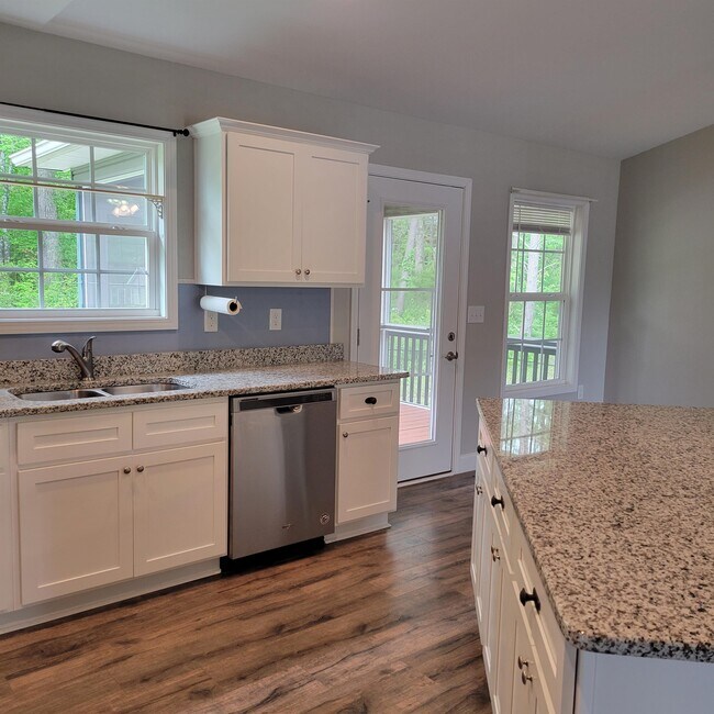 Building Photo - 27 Patrick Dr