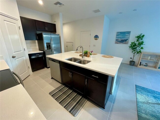 Building Photo - 6417 Fairmont Ln