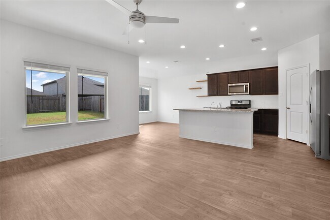 Building Photo - 20403 Tembec Dr