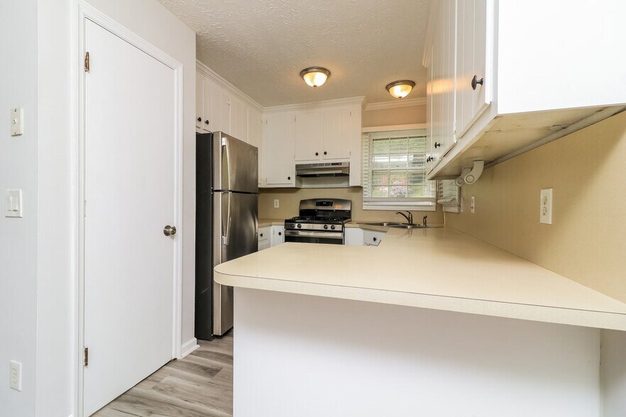 Building Photo - 2739 Old Mill Pl