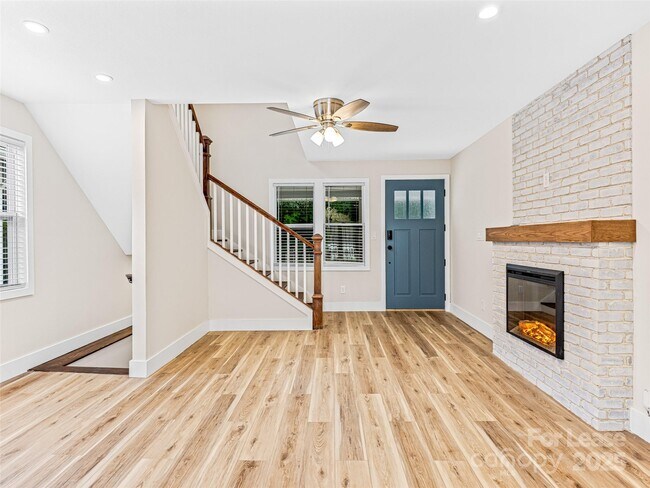 Building Photo - 42 Forsythe St