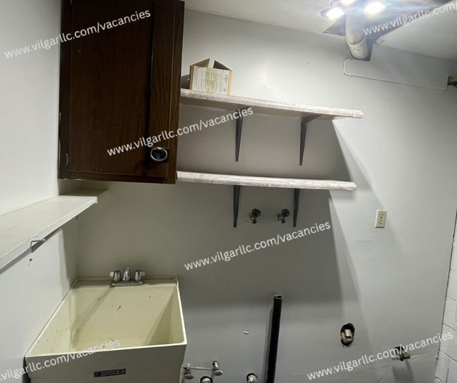 Building Photo - 5109-5111 W 78th Ln