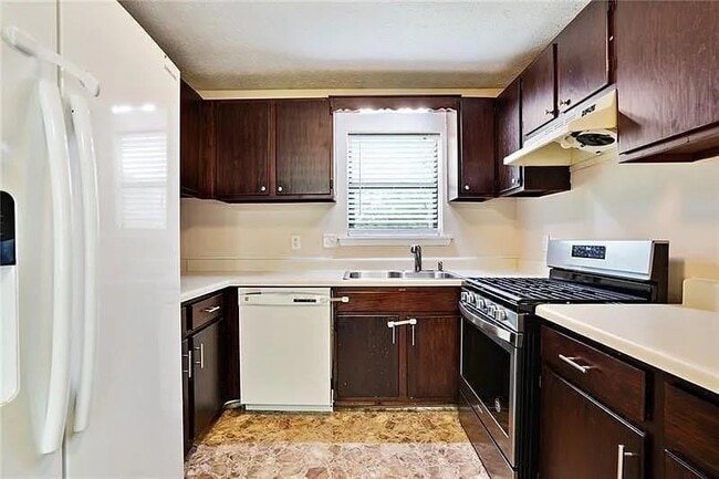 Building Photo - 76 Sandalwood Cir