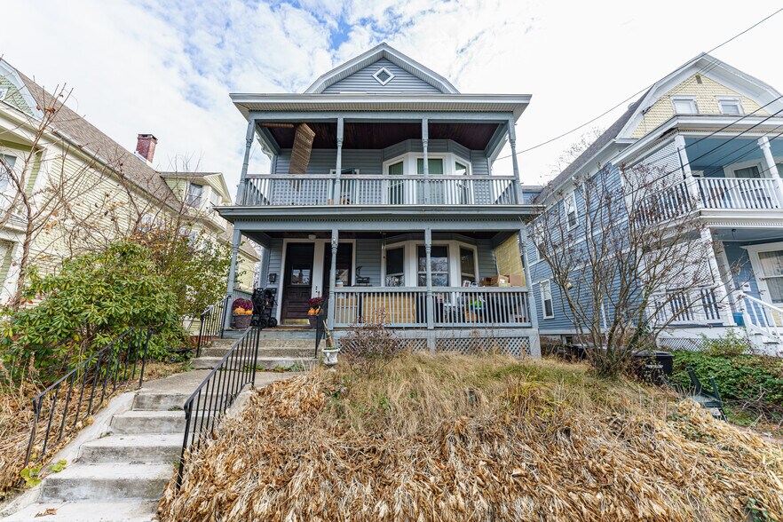 Primary Photo - 6 Larch Ave