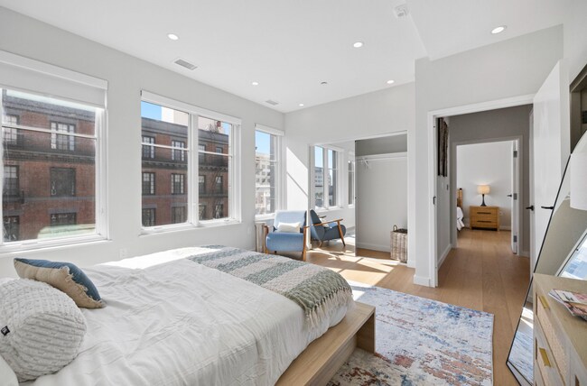 Building Photo - 693 Sutter St