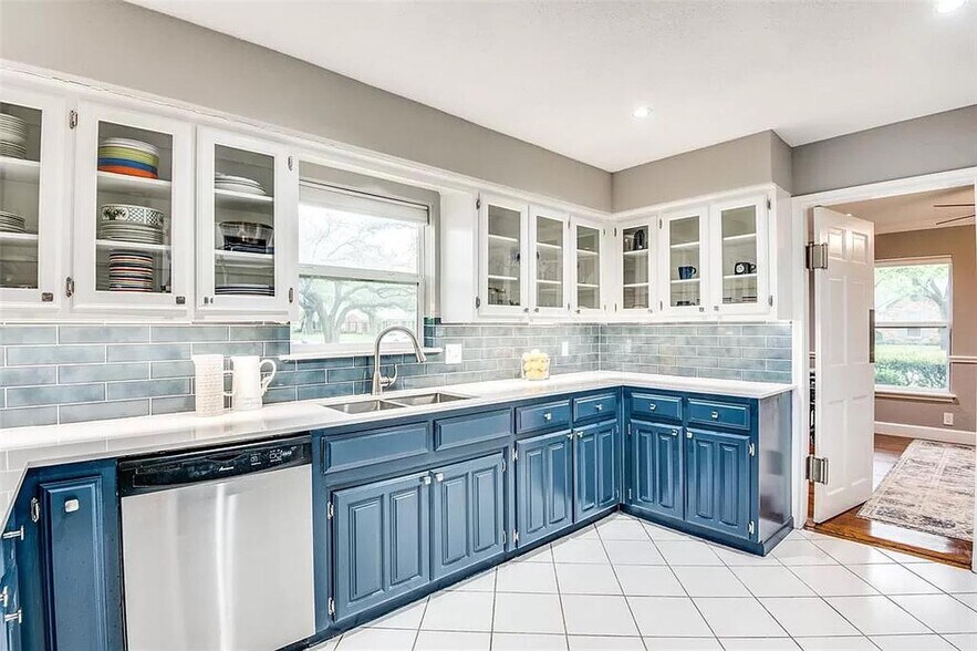 Building Photo - Polished Northwest Dallas home with quick North Tollway access