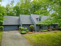 Building Photo - 39 Robertson Dr